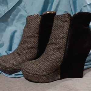 Stylish Black and Gray Women's Ankle Boots